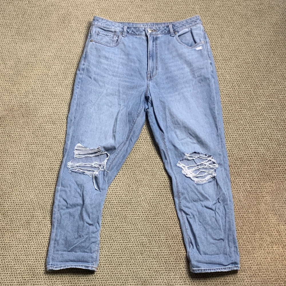 American Eagle Outfitters Light Blue Relaxed Jeans